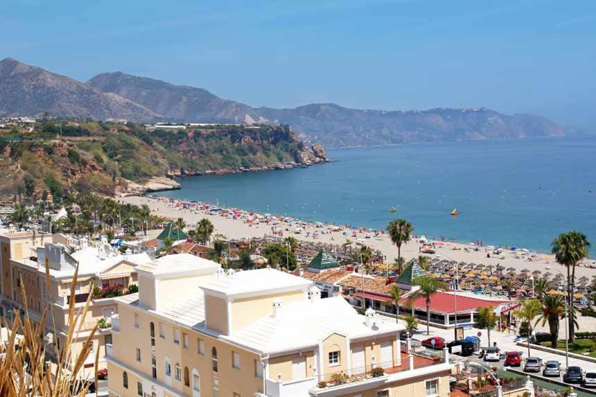 Bonito Piso A 300M De La Playa Nerja Apartman Kültér fotó
