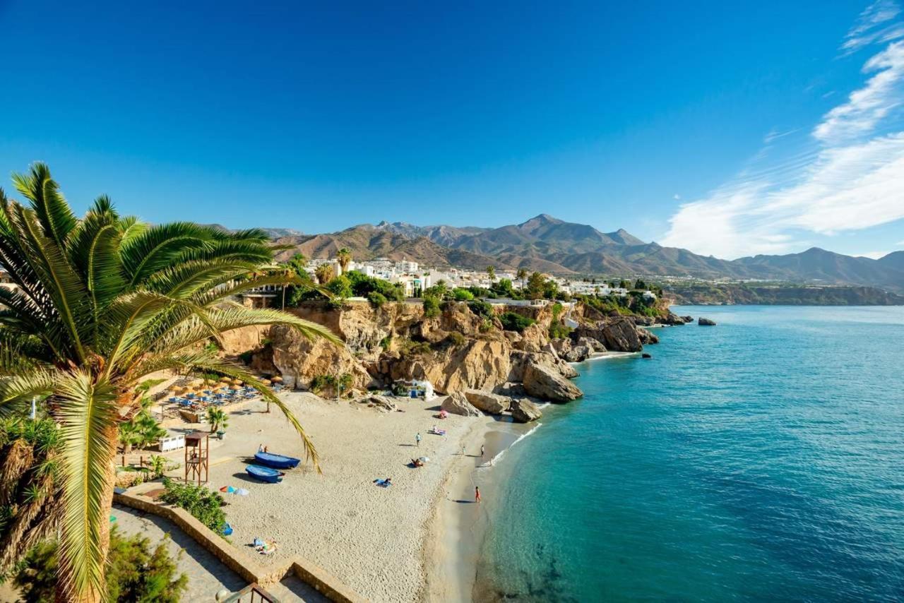 Bonito Piso A 300M De La Playa Nerja Apartman Kültér fotó